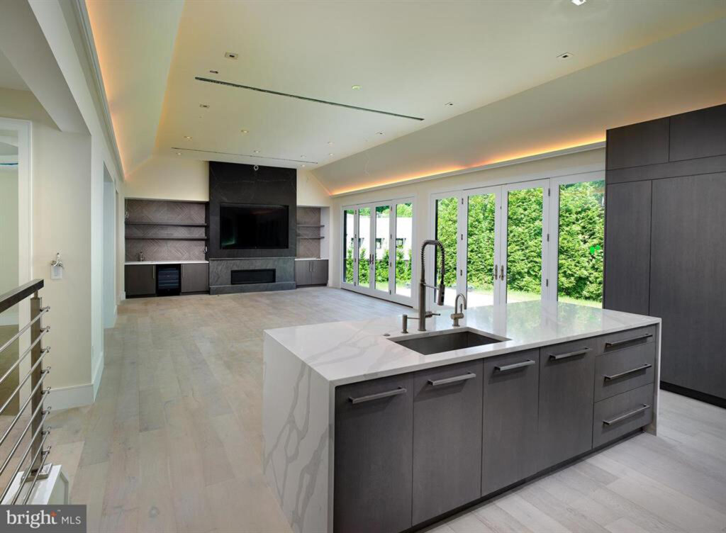 1010 Waverly - 3 - ADD